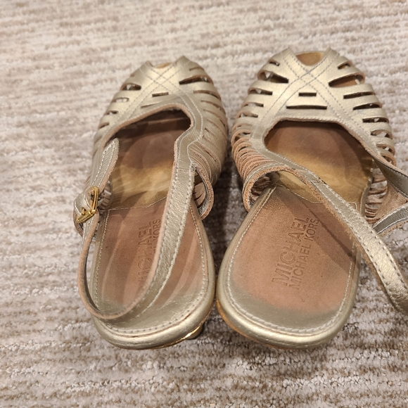 MK WOODEN SANDAL - Picture 4 of 5